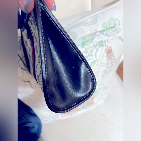 GUCCI Clutch Navy & Red Webbing - Picture 5 of 10